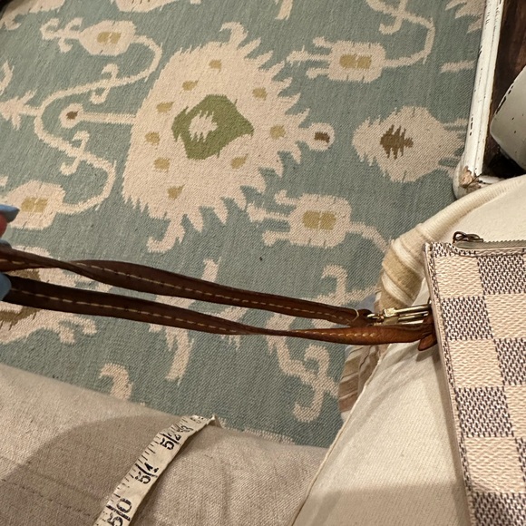 Authentic Louis Vuitton neverfull pouch wristlet - Picture 4 of 8